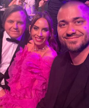 Natália Glosíková Instagram - Krásne prežitý večer s mojimi chlapmi😜 

@letsdance.markiza