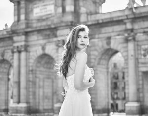 Natalia Khod Instagram - Tal vez sin miedo 
•
Tal vez mañana 
•
Tal vez volar 
•
Tal vez llorar 
•
Tal vez sin ti 
•
Tal vez contigo 
•
Tal vez sola 
•
Tal vez no será 
•
Tal vez nunca ... 
•
✍🏼@itziarcastro ❤️#conelcorazonpordelante 
📸 @crazyloveshot 

#bride #shooting #model #modelmadrid #madrid #españa #roma #romantic #actriz #sensual #blackandwhite #novia #movie