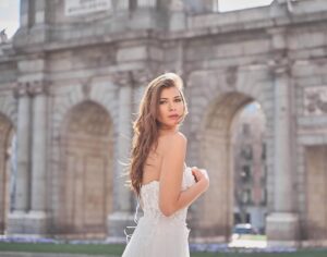 Natalia Khod Instagram - Tal vez sin miedo 
•
Tal vez mañana 
•
Tal vez volar 
•
Tal vez llorar 
•
Tal vez sin ti 
•
Tal vez contigo 
•
Tal vez sola 
•
Tal vez no será 
•
Tal vez nunca ... 
•
✍🏼@itziarcastro ❤️#conelcorazonpordelante 
📸 @crazyloveshot 

#bride #shooting #model #modelmadrid #madrid #españa #roma #romantic #actriz #sensual #blackandwhite #novia #movie