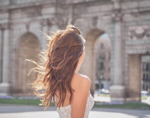 Natalia Khod Instagram - Tal vez sin miedo 
•
Tal vez mañana 
•
Tal vez volar 
•
Tal vez llorar 
•
Tal vez sin ti 
•
Tal vez contigo 
•
Tal vez sola 
•
Tal vez no será 
•
Tal vez nunca ... 
•
✍🏼@itziarcastro ❤️#conelcorazonpordelante 
📸 @crazyloveshot 

#bride #shooting #model #modelmadrid #madrid #españa #roma #romantic #actriz #sensual #blackandwhite #novia #movie