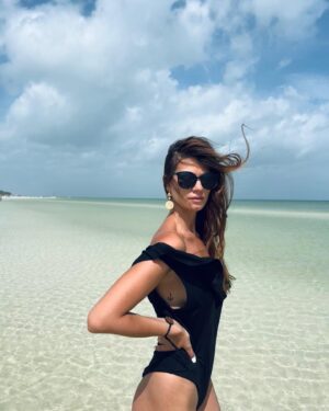 Natalia Khod Instagram - Holbox 2022 🌴🥥🇲🇽🌮

#holbox #mexico #caribbean #beach #posing #mar #caribe #bikini #holidays #lavitaebella