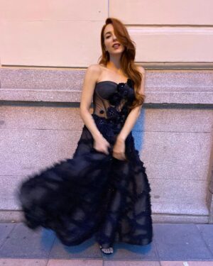 Natalia Rodríguez Instagram - VFNO 💖
Gracias!
Vestido: @hannibal_laguna 
MUAH: @gabriel_llano @diorbeauty 
#vfno2021