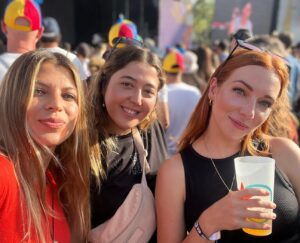 Natalia Rodríguez Instagram - Dcode con calor, patatas fritas salvadoras, saltos de valla, Fran cometiendo delitos, Shinova being amazing, The hives con muletas y gente que quiero.
