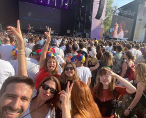 Natalia Rodríguez Instagram - Dcode con calor, patatas fritas salvadoras, saltos de valla, Fran cometiendo delitos, Shinova being amazing, The hives con muletas y gente que quiero.