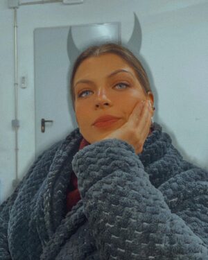 Natalia Rodríguez Instagram - Gracias @plano_a_plano @serviryprotegertve @alexandragraf @emilioapina @rtve @paulacamaracasting por regalarme una de las mejores experiencias de mi vida. 
Gracias a toda la gente que nos ha seguido y nos ha dado cariño hasta el final. 
Gracias Yolanda por ser un personaje brutal.
Gracias a mis compañerxs que han aguantado mi hiperactividad a las 6:05h todo este tiempo.
Os quiero. Nos vemos el miércoles.