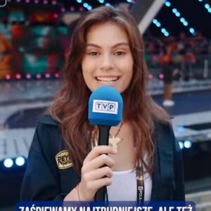 Natalia Safran Instagram - Opole 61 you were SWELL 🌟 Our girl performing one of Poland’s best loved songs w a symphonic orchestra on the country’s most legendary stage, broadcasted annually to record size tv audience, right from where iconic Polish music has been discovered every year since 1963 🙌 A dream for LOU LOU and unforgettable experience for the whole family. @loulousafran worked so hard on this, shined on stage and got to work w legends, young talents and the best stage team. Festiwal #Opole is a national celebration of music. The town of Opole is gorgeous, intimate and friendly - thank you, we will be back! 🤍❤️

Opole - jesteś niesamowite! Wyjeżdżamy z masą najlepszych wspomnień 🫶