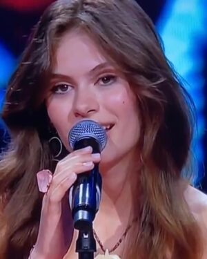 Natalia Safran Instagram - Opole 61 you were SWELL 🌟 Our girl performing one of Poland’s best loved songs w a symphonic orchestra on the country’s most legendary stage, broadcasted annually to record size tv audience, right from where iconic Polish music has been discovered every year since 1963 🙌 A dream for LOU LOU and unforgettable experience for the whole family. @loulousafran worked so hard on this, shined on stage and got to work w legends, young talents and the best stage team. Festiwal #Opole is a national celebration of music. The town of Opole is gorgeous, intimate and friendly - thank you, we will be back! 🤍❤️

Opole - jesteś niesamowite! Wyjeżdżamy z masą najlepszych wspomnień 🫶