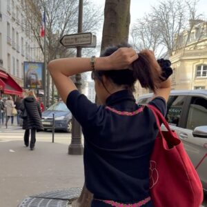 Natalie Hsu Instagram - 6000 miles away means 7 hours behind, 7 hours behind means several more cups of coffee (๑╹ω╹๑ ) BUT not so many that I’m kept awake at night- and my Première watch was there to make sure of it 😗😌🤝
my most trusted companion, it was there for my first train ride to Biarritz, strolls along Parisian streets, and of course every c🍪🍪kie in between. 
amidst the squawking seagulls, crashing waves, and chatty brunch-ers, it ticked on ceaselessly, effortlessly, graciously…

#CHANELWatches #CHANELPremiere @chanelofficial