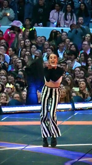 Natalie Lecznar Instagram - Liverpool you were extra and celebrating our 💯 show and more with you was so special. I couldn’t just do a shot recap, here are all of my favorite moments from this weekend, what were some of yours?