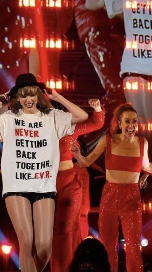 Natalie Lecznar Instagram - 💯 show day! Today will mark the 100th show of The Eras Tour! I am ready for it! Liverpool are you ready?