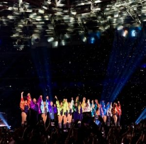 Natalie Lecznar Instagram - “It feels like one of those nights…” PARIS Let’s do this! 🇫🇷❤️