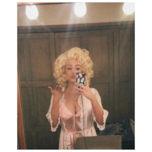 Natalie McQueen Instagram - 🧙‍♀️🍈🍈🔫👠