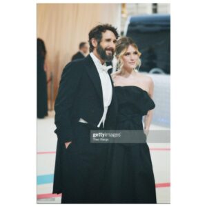 Natalie McQueen Instagram - We’re in sweats as I post this… 

@oscardelarenta @jimmychoo @ranjanakhan @rebekahroy_ @davethomasstyle @davidbosscher @glamsquad