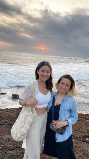 Natalie Mendoza Instagram - God always sends you the medicine you need. Thank you sweet Mother Bali for your warm hug, your butterflies and this mystical sunset with my Asian Sister @mariagraciano1 #YogaTeacherTraining #Pranayama #Samyama #Meditation #Bali 🍃🦋🐬🐲🌞🌝🌏🪷🪷🪷🪷🪷