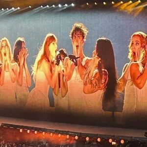Natalie Peterson Instagram - SO LONG LONDON… until August 😏

WEMBLEY 🤯 90,000 of you 3 nights in a row! Still processing how incredible these shows were 🥹 Thank you for all of your love and support! See you again soon 🤍

#wembley #london #england #unitedkingdom #erastourlondon #tstheerastour #erastourdancers