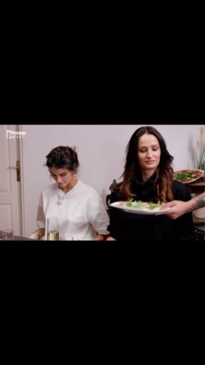 Natálie Stejskalová Instagram - Dnes v 17:55 začíná první díl VIP Prostřena 👨🏽‍🍳 Sleduj to na @primaftv , protože celý kolotoč rozjíždím já 🤭🥷🏽