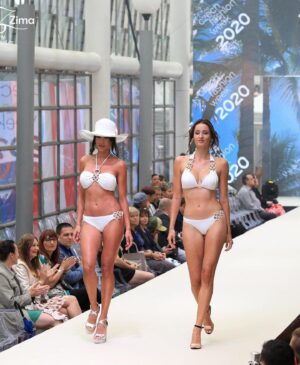 Natálie Stejskalová Instagram - Kdo ještě nečetl článek, tak tady si odkládám📰🤗💖
👙
@primaslunecna 
@fashionislandeurope 
Děkuji... @sasa_seflova 🙌🏽
🎀
#article #onlinemagazine #supercz #seznam @seznam_cz #model #missworld #supertalent #dancer #actress #show #balletdancer #streetdancer #slunecna #series #fashionshow @czech_fashion_week #fashionweek #swimsuit #pinkbikini #bikinimodel #fashionisland 
#runway #catwalk #primaslunecna #tvshow #tvseries #tvactress #misssupertalentoftheworld #nataliestejskalova