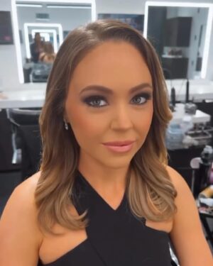 Natasha Bertrand Instagram - I’m so bad at remembering to take photos at this every year lol #whcd #weekendupdate thanks @hairrayz_glowin for the glam!!!