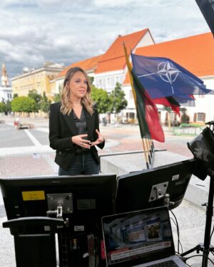 Natasha Bertrand Instagram - What a week! Thank you team CNN Vilnius for making amazing TV and to NATO for inviting me to moderate a panel at the Public Forum. Now, it’s back to my baby boy for now 🐶 🩷