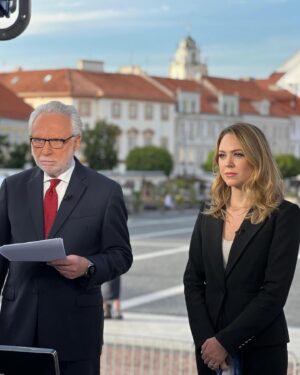 Natasha Bertrand Instagram - What a week! Thank you team CNN Vilnius for making amazing TV and to NATO for inviting me to moderate a panel at the Public Forum. Now, it’s back to my baby boy for now 🐶 🩷