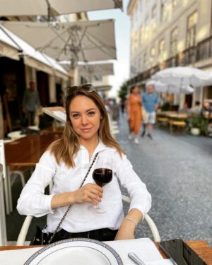 Natasha Bertrand Instagram - MOOORE Portugal 🇵🇹 😋