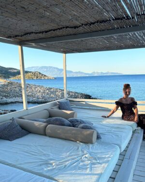 Natasha Culzac Instagram - Zante 🇬🇷😎