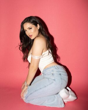 Natasha Slayton Instagram - Oldies that never made it to the grid 🤷🏻‍♀️

📸 @maddiecordoba 
Fit: @ohpolly 
Cutest Bracelets Ever: @littlewordsproject