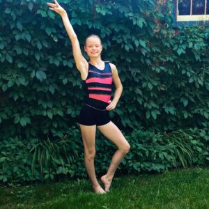 Natasha Zaborski Instagram - Loving my new Leo from @higo_apparel ! 
•
•
•
#higoapparel #leo #gymsuit #gymnastics #gymmotivation #gym #myperfectlanding #photoshoot #photography #natashazaborski