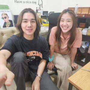 Natcha Jantapan Instagram - หนูรันมาช่วยลุงเม้าส์ขายของ 😍