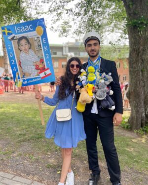 Nathalie Varli Instagram - Grattis till den mest drivna, kärleksfulla, målmedvetna, disciplinerade kusinen! Stolt är en underdrift! 💙💛💙💛💙