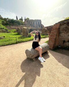 Actress Nathalie Varli HD Instagram Photos and Wallpapers May 2024