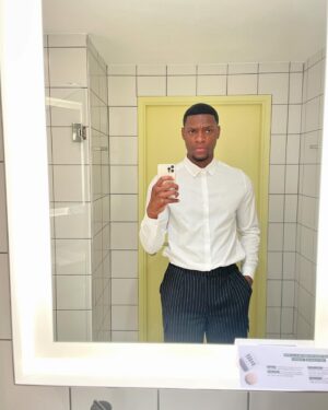 Nathan Munda Instagram - 3 📸, 3 jobs, 1 🧑🏾‍🦱. Mask off