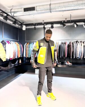 Nathan Munda Instagram - Black and Yellow, black and Yellow !