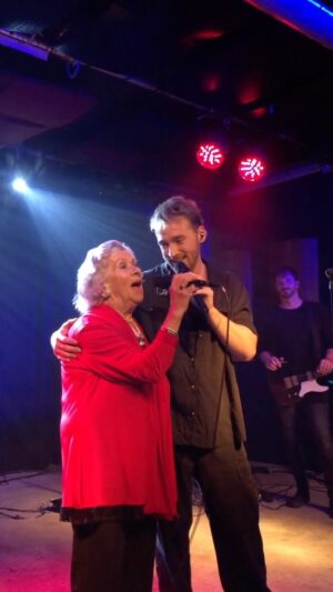 Nathan Trent Instagram - #nonna 🤍 so many beautiful moments you guys have  given us these past few months! Thank you to everybody from the both of us! Have a happy new Year #happynewyear #nonnaenipote❤️ #canzoni #canzoneitaliana #reels #pianocover #epensoate