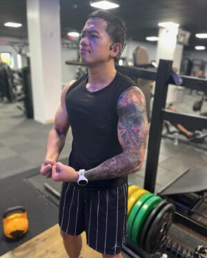 Nathaniel Bustamante Instagram - 170 lbs gotta be my most powerful form!? 😏 I guess will find out on 11.05.2024 🛡️⚔️🇵🇭👀
Next slide was when I was 161 lbs against The Hitman 
@misfitsboxing @daznboxing @mf_daznxseries

#featured #explore #viral #misfitsboxing #instagramreels #tiktokuk #boxinglife #misfitsboxing #daznboxing #streetboxing #boxingfight #boxingtraining #misfitsboxing #saltpapi #weightlossjourney