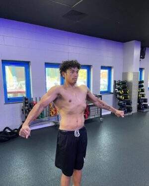 Nathaniel Bustamante Instagram - 170 lbs gotta be my most powerful form!? 😏 I guess will find out on 11.05.2024 🛡️⚔️🇵🇭👀
Next slide was when I was 161 lbs against The Hitman 
@misfitsboxing @daznboxing @mf_daznxseries

#featured #explore #viral #misfitsboxing #instagramreels #tiktokuk #boxinglife #misfitsboxing #daznboxing #streetboxing #boxingfight #boxingtraining #misfitsboxing #saltpapi #weightlossjourney