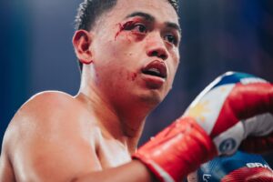Nathaniel Bustamante Instagram - I like this sht🩸😤💪🏽🇵🇭 @misfitsboxing @daznboxing @mf_daznxseries @officialcoachsol

#featured #explore #viral #misfitsboxing #instagramreels #tiktokuk #boxinglife #misfitsboxing #daznboxing #streetboxing #boxingfight #boxingtraining #misfitsboxing #saltpapi