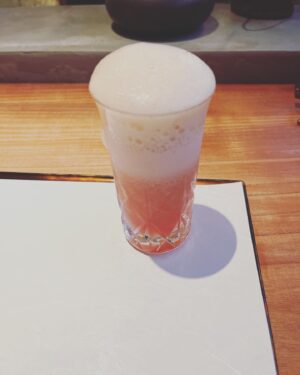 Natsuki Harada Instagram - @noage__concentre 
静岡の名店。

私はお酒があまり得意ではないのですが　（若い頃はお酒は訓練訓練と言われ、呑めるような錯覚に陥って　でも正直美味しいのか美味しくないのかもわからない…笑状態でした）
でも、ここの　
お料理➕お酒➕お茶（静岡ならではでしょう）のペアリングが天才的で　もう…初めて友人に　@playinglocal に連れて行ってもらった日から虜に。
お茶とお酒ってこんなに合うの！？って、この組み合わせってなんですか！？と驚きの連続なのです🩷

お酒とお料理ってこんな風に楽しむんだ…と感動して。
大人になった気分なれるのです（四十路なので十分に大人なのに…😂）
静岡帰るたびに　行く！と誓っている　@noage__concentre 

みんなに教えて　予約取れなくなったら嫌なんですけど…でも本当に最高😆🩷😆🩷

この夏休みも　行けてよかった！
ご馳走様でした😋