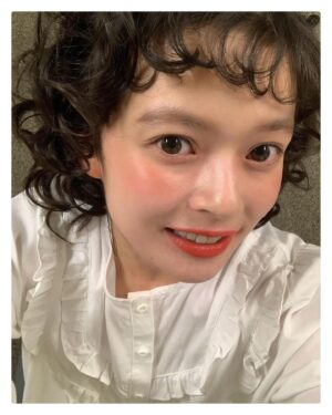 Natsuko Instagram - .
デカローグ開幕しました
劇場でお待ちしています！

笑顔とウィンク要練習🫢