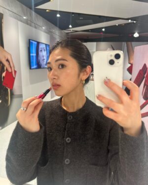 Natsumi Fujiwara Instagram - 今日は、資生堂【 inoui 】
24年SS新製品発売記念イベントへ✨
.
.
「生まれ持ったものが、あなたを最も美しくする」。
.
インウイは自分だけの唯一無二の美しさ、
「自分美」を引き出すメイクアップブランド💄
その人が持つ骨格や血色感を活かす技術を集結させたコスメたち。
盛るでも隠すでもなく、"活かす"がコンセプトです。
光に当たってナチュラルに、自然体だけど綺麗に✨
.
24年2月21日発売です🌕
#pr #inoui #資生堂