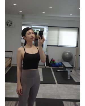 Natsumi Fujiwara Instagram - .
My YOGA LIFE 🧘‍♀️
.
冬からコツコツ。
パーソナルでYOGAに通って、1から見直し中。
.
すっごく楽しいです！😁🔥
.
.
#yoga #onthematoffthemat