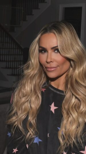 Nattie Neidhart-Wilson Instagram - Working on so many fun projects and can’t wait to share! Happy Friday! ❤️
(And yes I’m still in my pajamas😜) 

HMU @lizsantanabeauty