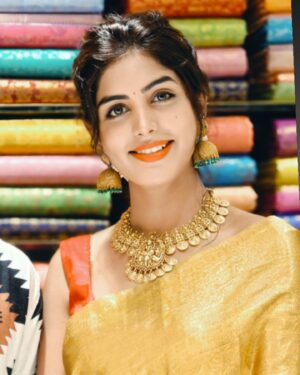 Navami Gayak Instagram - 🤍love 🤍
My favourite #jumkka #saree 

 👚 @himam_clothings 
#sareelove #sareelover #sareefashion #sareeindianamaste #navami #navamigayak #navamigayak #navamigayak❤️ #navamigaya #navamilook