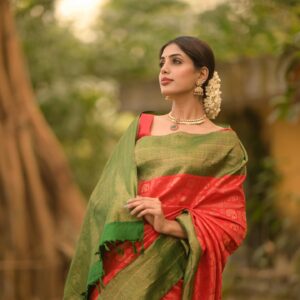 Navami Gayak Instagram - 🤍💄 @shari_naressh_makeup 
📸  @aghoshvyshnavam_avm 
💍  @cassa_signature 

#sareelove #makeuplook #sareefashion 
#makeuplook #love #makeuplover
