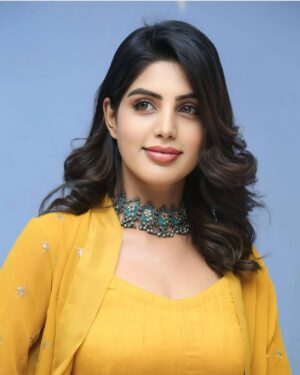 Navami Gayak Instagram - 🤍💛
