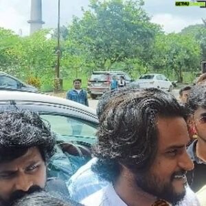 Naveen Shankar Instagram - 🌿❤️ ನಮ್ಮ ಶಿವಮೊಗ್ಗ  ನಮ್ಮ ಹೆಮ್ಮೆ❤️🌿 "ಎಲ್ಲೆಡೆ ಯಶಸ್ವಿ ಪ್ರದರ್ಶನದತ್ತ ಕ್ಷೇತ್ರಪತಿ " ಶಿವಮೊಗ್ಗದಲ್ಲಿ ಕ್ಷೇತ್ರಪತಿ ಅಬ್ಬರ ಹೇಗಿತ್ತು ಗೊತ್ತಾ ? ಅದ್ರೆ ಒಂದತ್ತು ನಿಜ ಹೊಸಬರ ಸಿನಿಮಾ ಅಂತ ಮುಗು ಮುರಿಯೋರಿಗೆ , ಈ ಮಣ್ಣಿನ ಸುಗಂಧದ ಪರಿಮಳ ಕ್ಷೇತ್ರಪತಿ ಸಿನಿಮಾದಲ್ಲಿದೆ, "ಕನ್ನಡ ಸಿನಿಮಾ ಬೀಳಬಾರದು ,ಮೇಲೆಳಬೇಕು,ಎಲ್ಲರೂ ಎದೆ ತಟ್ಟಿ ಹೇಳಬೇಕು, ನಮ್ಮ ಕನ್ನಡ ಸಿನಿಮಾ, ನಮ್ಮ ಹೆಮ್ಮೆ ಎಂದು, 🌿❤️ಶಿವಮೊಗ್ಗ ಸಿನಿಮಾಸ್ ಅಡ್ಡ❤️🌿 @naveen.shankar.98 @jois_archie @weddingmithra_studios_official @director_shashikumar @kutty.murali1988 @rakeshakiccha @pumphouse_kannada @namma_hosanagara_memes @yogeesh.kr