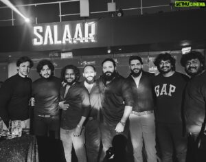 Naveen Shankar Instagram - #sauravlokesh #pramodh #gultunaveen #madhuguruswamy #cheluvaraj #salaar #pradhanthneel #hombaleyfilms #prabhas #shruthihassanhot #