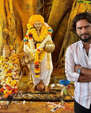 Naveen Shankar Instagram - ಕ್ರಾಂತಿವೀರ ಸಂಗೊಳ್ಳಿ ರಾಯಣ್ಣರ ಆಶೀರ್ವಾದಗಳೊಂದಿಗೆ 🙏🏾
#kranthiveerasangollirayanna 💛❤️
