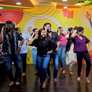 Naveen Shankar Instagram - Pallakki step namm Mirchi team jothe! ⭐
Neevu ond step haaki nammanna tag maaDi.
Kshetrapathi in cinemas from 18th Aug 2023