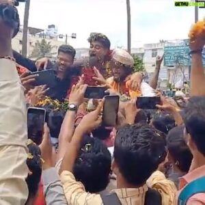 Naveen Shankar Instagram - ಹುಟ್ಟು ಹಬ್ಬದ ಶುಭಾಶಯಗಳು ಸ್ನೇಹಿತ ಸಹೋದರ ನನ್ನ ಕ್ಷೇತ್ರಪತಿಯ ನಿರ್ದೇಶಕ ಶ್ರೀಕಾಂತ್ ಕಟಗಿ ಅವರಿಗೆ, ನಿಮ್ಮ ಆಲೋಚನೆ ಮತ್ತು ಕನಸುಗಳಿಗೆ ಇನ್ನೂ ಹೆಚ್ಚಿನ ಬಲ ಸಿಗಲಿ. ಗೆಲುವಾಗಲಿ 😍🤗
@shrikantkatagi